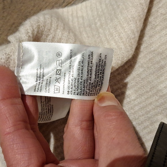 [S/M] H & M big cowlneck or off shoulder - Picture 5 of 6